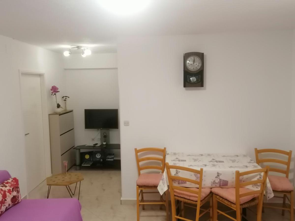 Apartment Maris Posedarje Eksteriør bilde